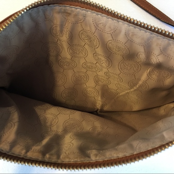 Michael Kors doble zip cross body πππΈπ - Picture 4 of 8